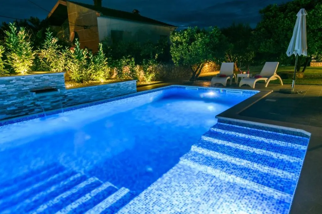 Apartment In Okrug Gornji With Pool, Terrace, Ac, Wifi, Washing Machine 3436-5 Trogir