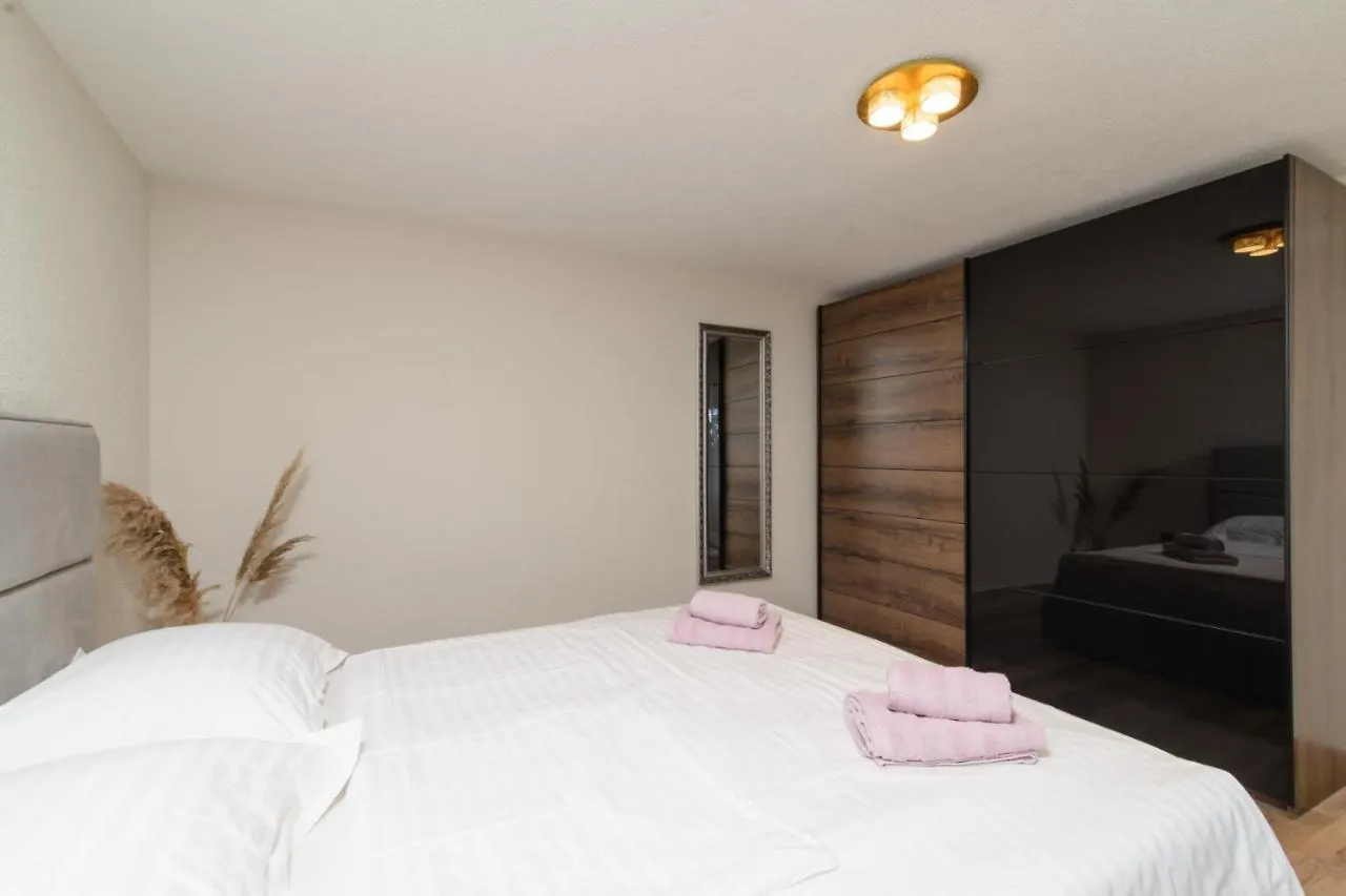 Apartment In Okrug Gornji With Pool, Terrace, Ac, Wifi, Washing Machine 3436-5 Trogir