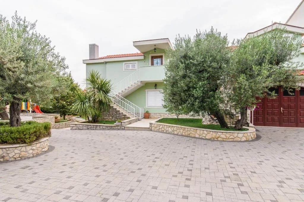 Apartment In Okrug Gornji With Pool, Terrace, Ac, Wifi, Washing Machine 3436-5 Trogir