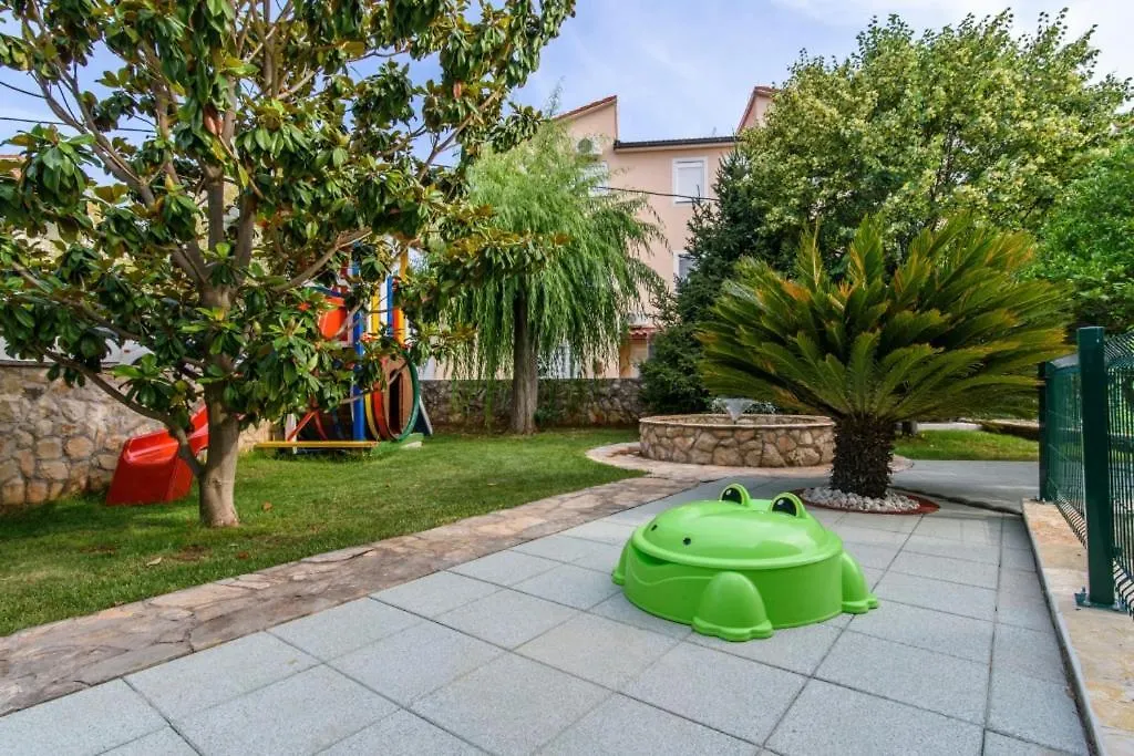 Apartment In Okrug Gornji With Pool, Terrace, Ac, Wifi, Washing Machine 3436-5 Trogir
